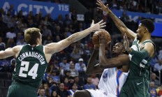 9you娱乐-雄鹿横扫深圳队，乔治带队取胜