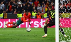 九游体育APP下载-葡萄牙队在国际足球赛上大获全胜