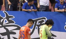 九游娱乐首页-关于上港客场告负，教练承担责任被球迷质疑的信息