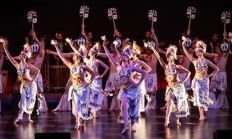 九游娱乐首页-智利女子花游选手表演精彩，斩获评委青睐的简单介绍