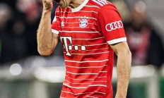 九游娱乐app下载-包含法兰克福客场失利，放弃榜首席位的词条