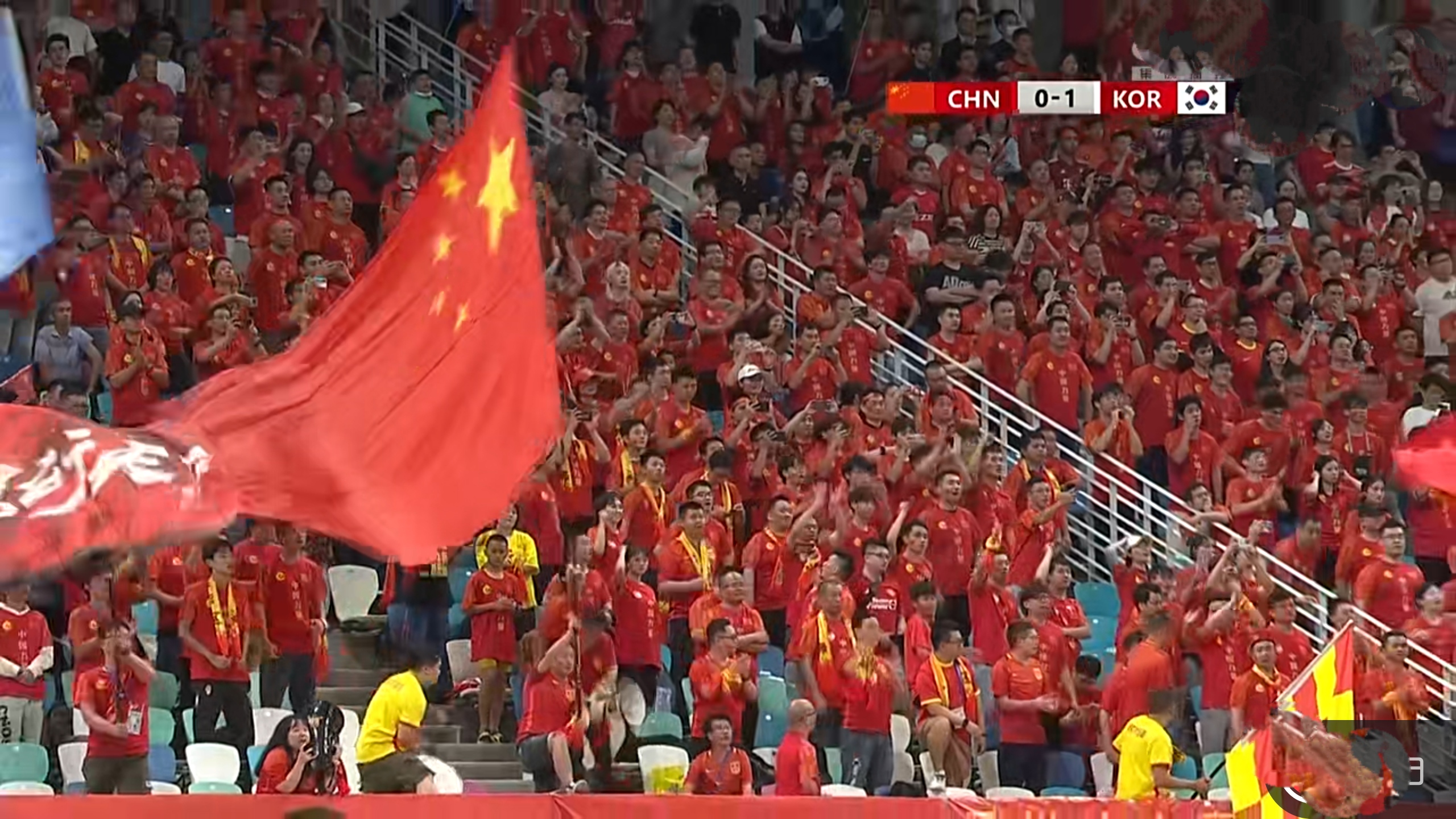 前锋头球建功助球队锁定胜利 前锋头球建功助球队锁定胜利