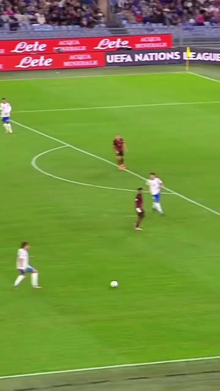 关于意大利足球热议话题不断,精彩对决引人瞩目的信息 关于意大利足球热议话题不断,精彩对决引人瞩目的信息