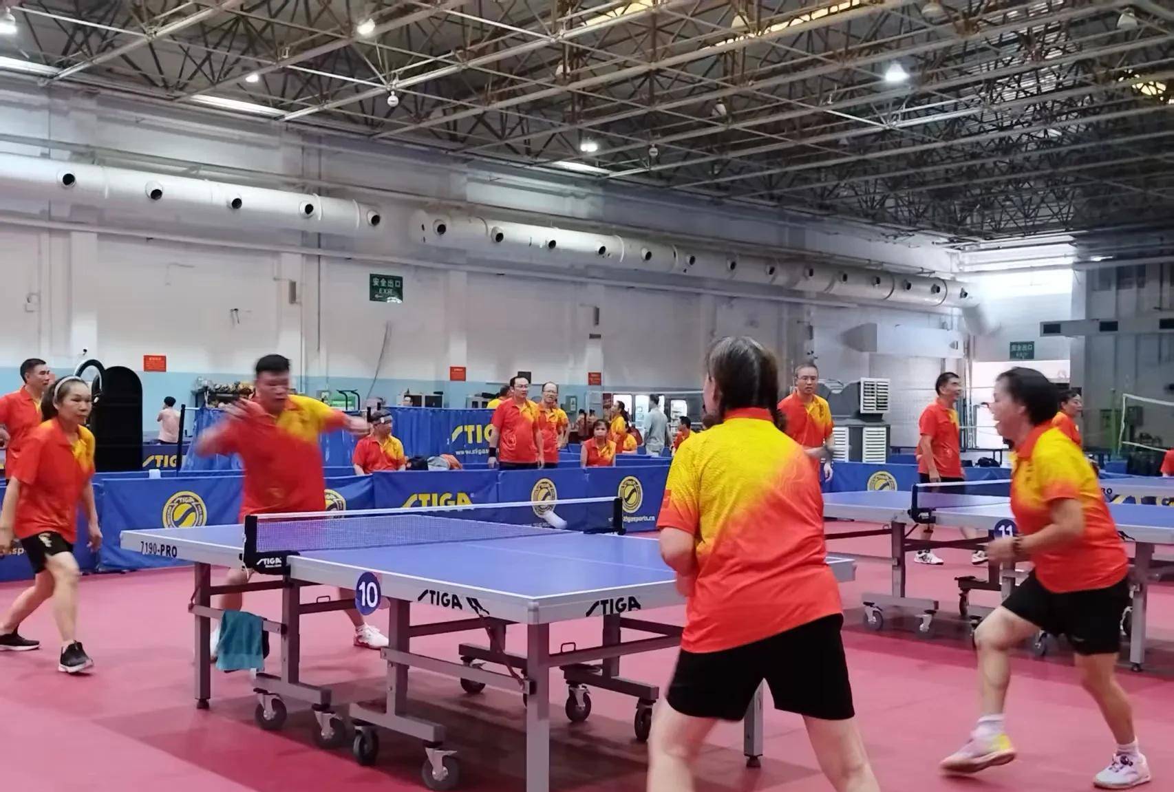 激战正酣现场气氛热火朝天 激战正酣现场气氛热火朝天