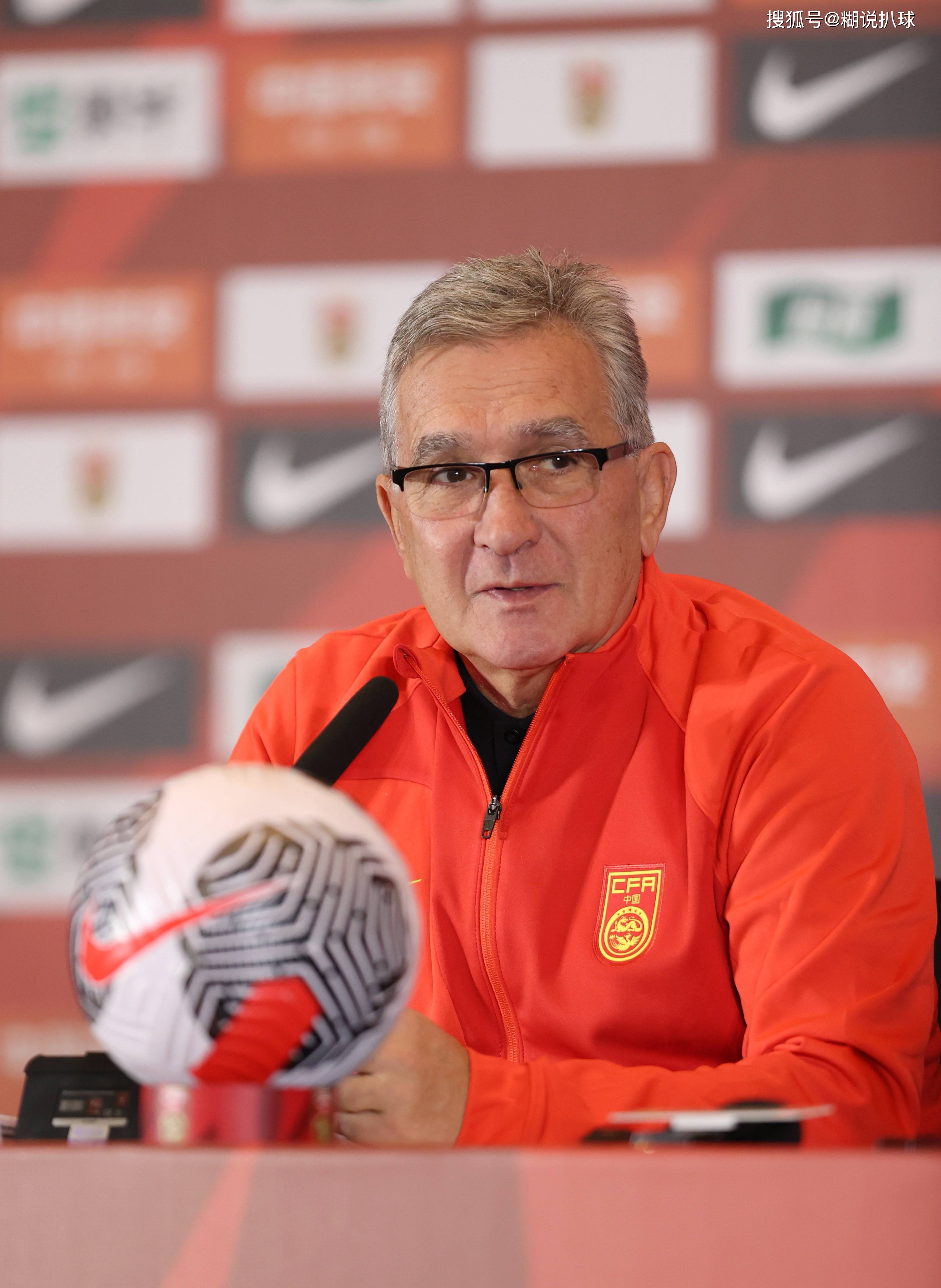 关于国脚表现抢眼,成为球迷心中的偶像的信息 关于国脚表现抢眼,成为球迷心中的偶像的信息