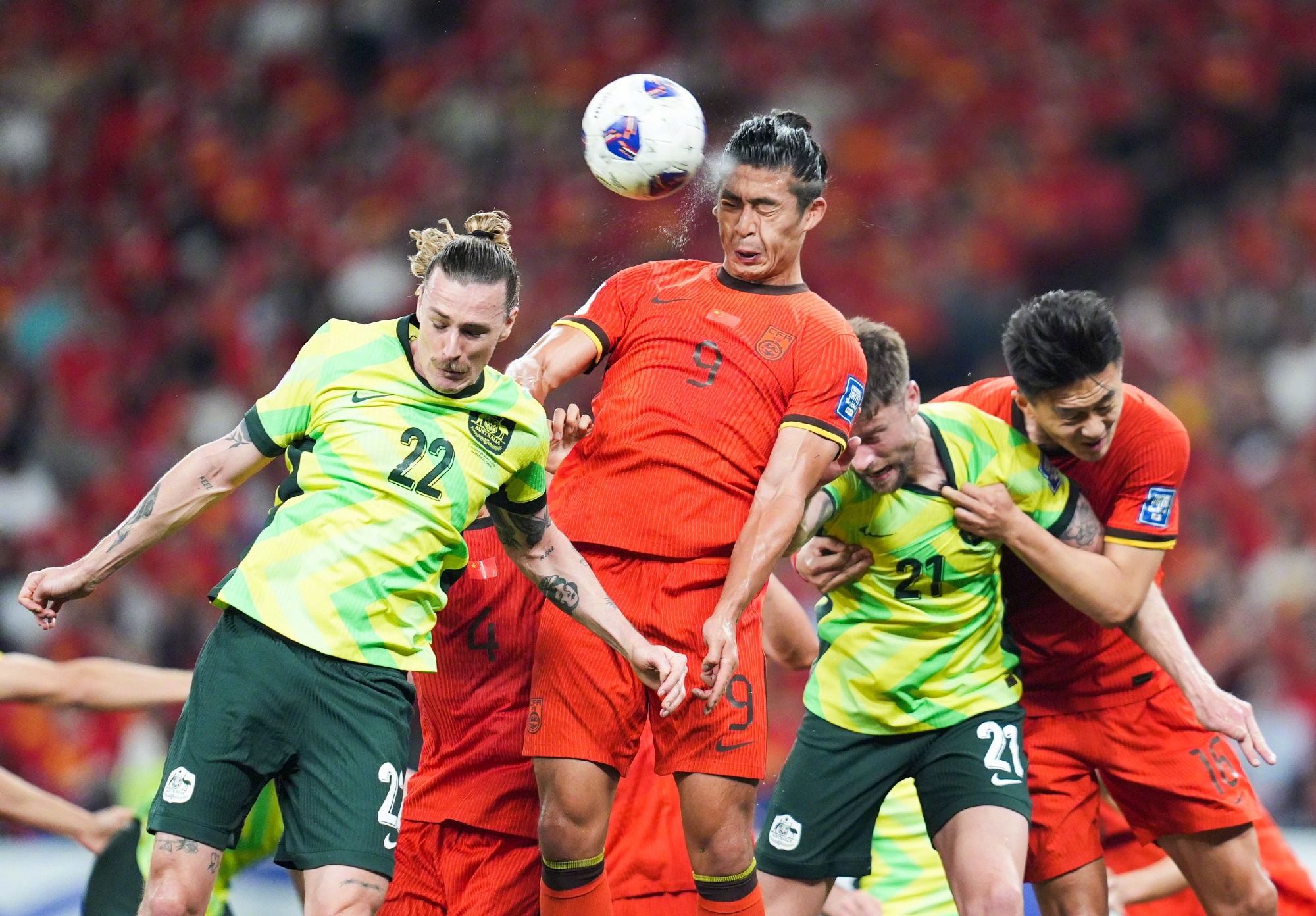 包含法国国脚受伤退出,荷兰队士气高涨,强队抢夺胜利机会的词条 包含法国国脚受伤退出,荷兰队士气高涨,强队抢夺胜利机会的词条