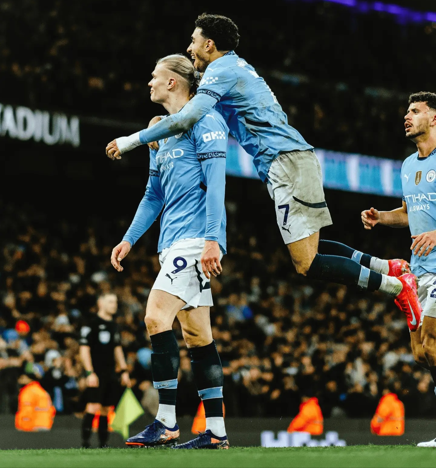 曼联主场取胜，英超传统豪门重返胜利轨道