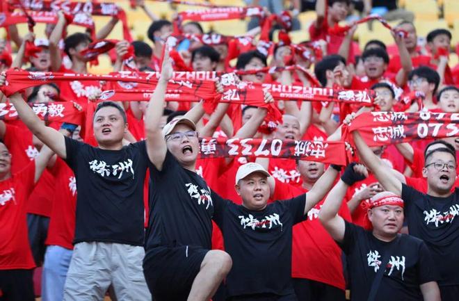 众志成城，势不可挡的足球风暴