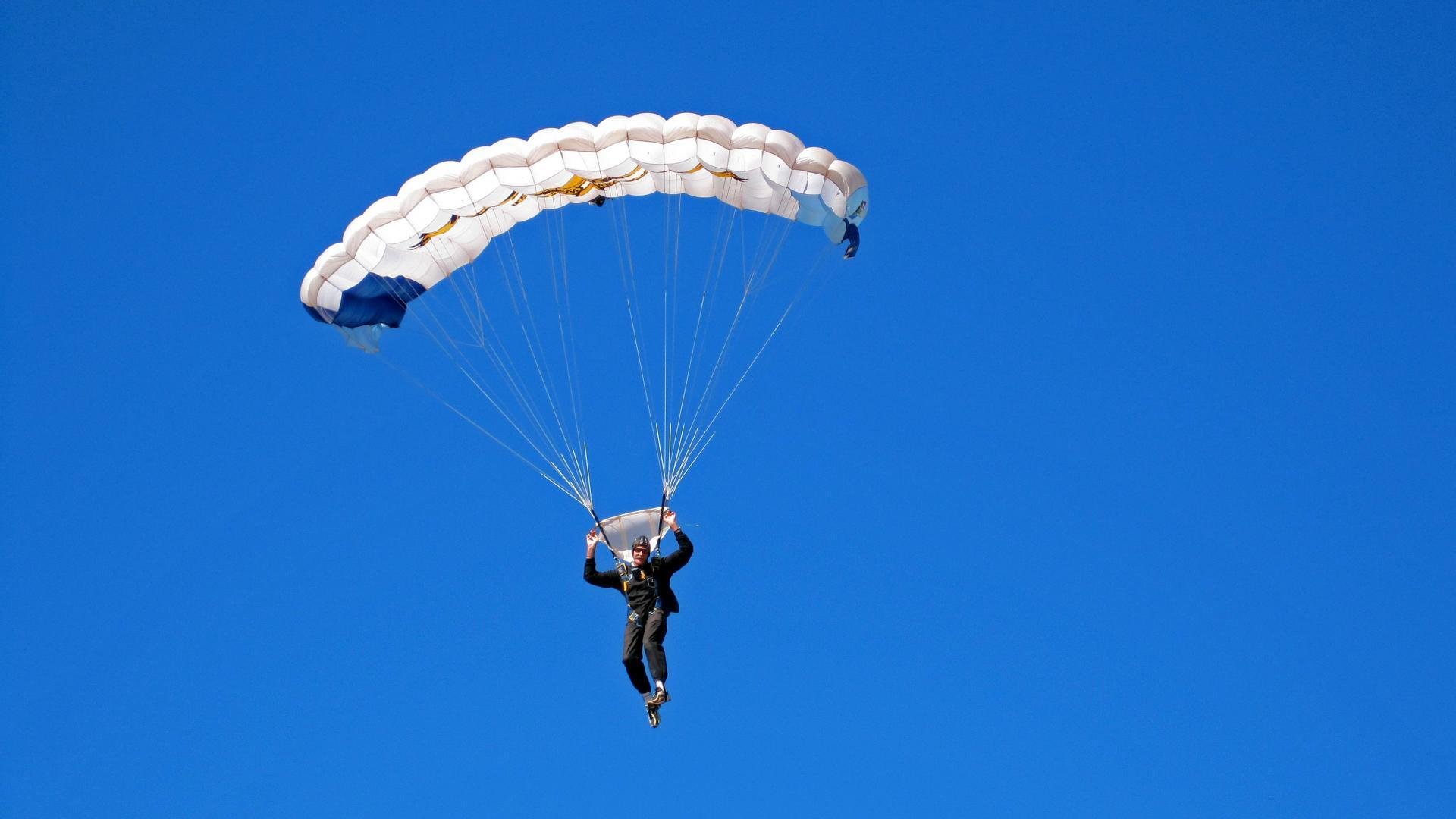 总决赛之夜,戈贝尔关键回合不手软